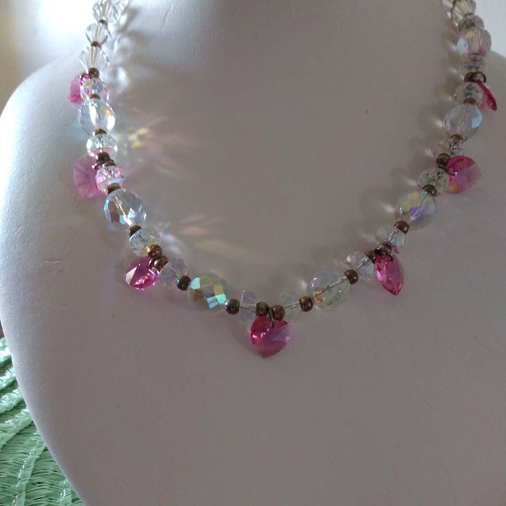 Beautiful ladies crystal necklace